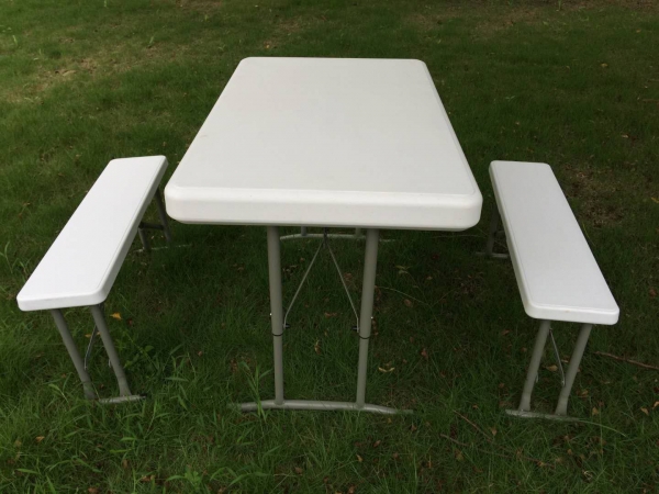 Պլաստմասե սեղան, աթոռներ - Ամառանոցային Հավաքածուներ